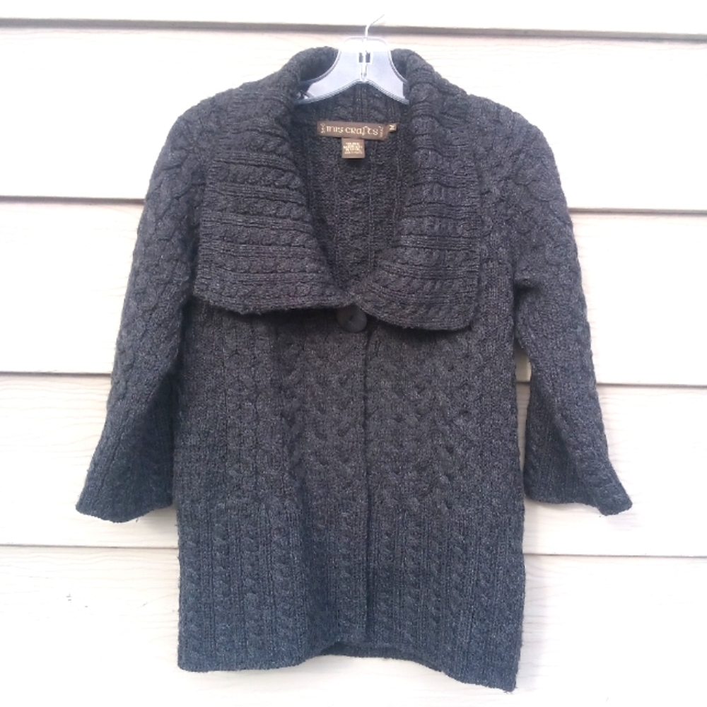 Inis crafts 100% Merino wool, cable knit cardigan, EUC, made in Ireland, M